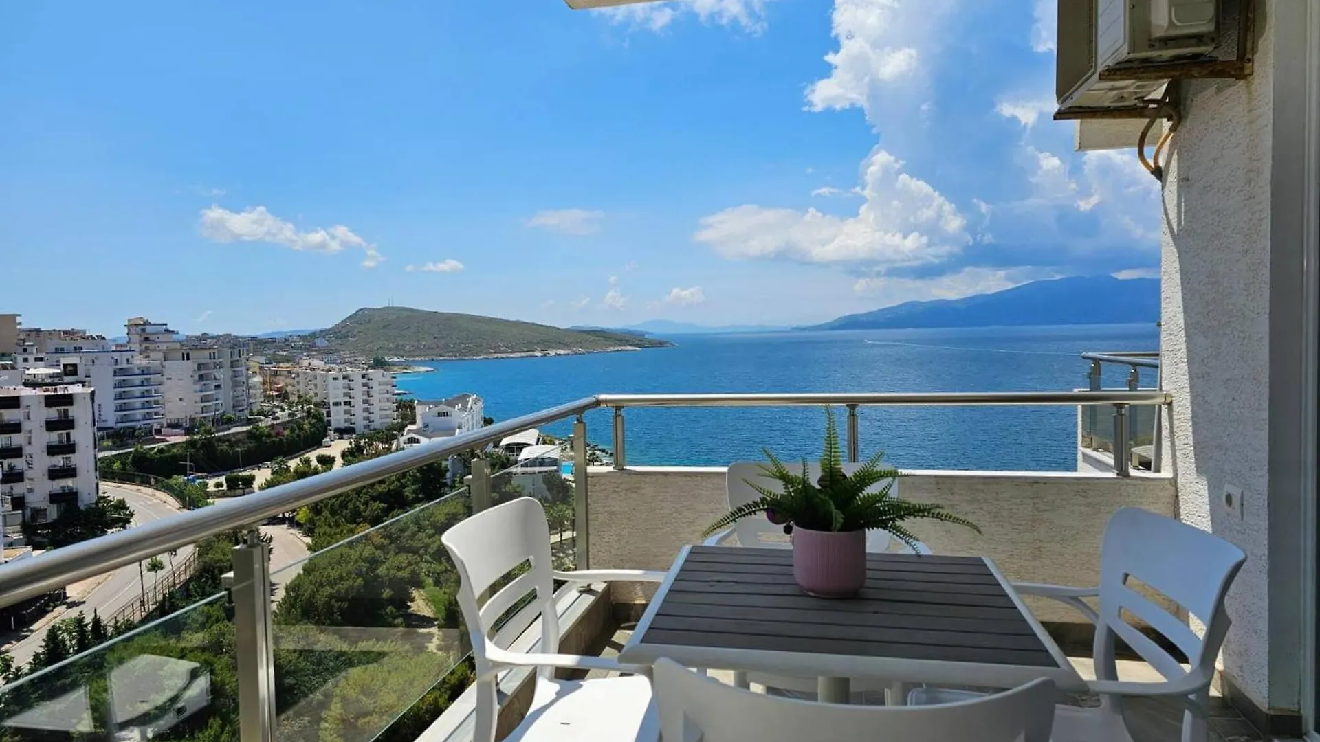 Stylish Apartment With Scenic Views Saranda