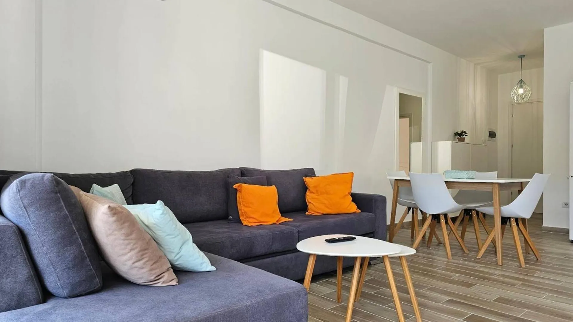 Stylish Apartment With Scenic Views Saranda