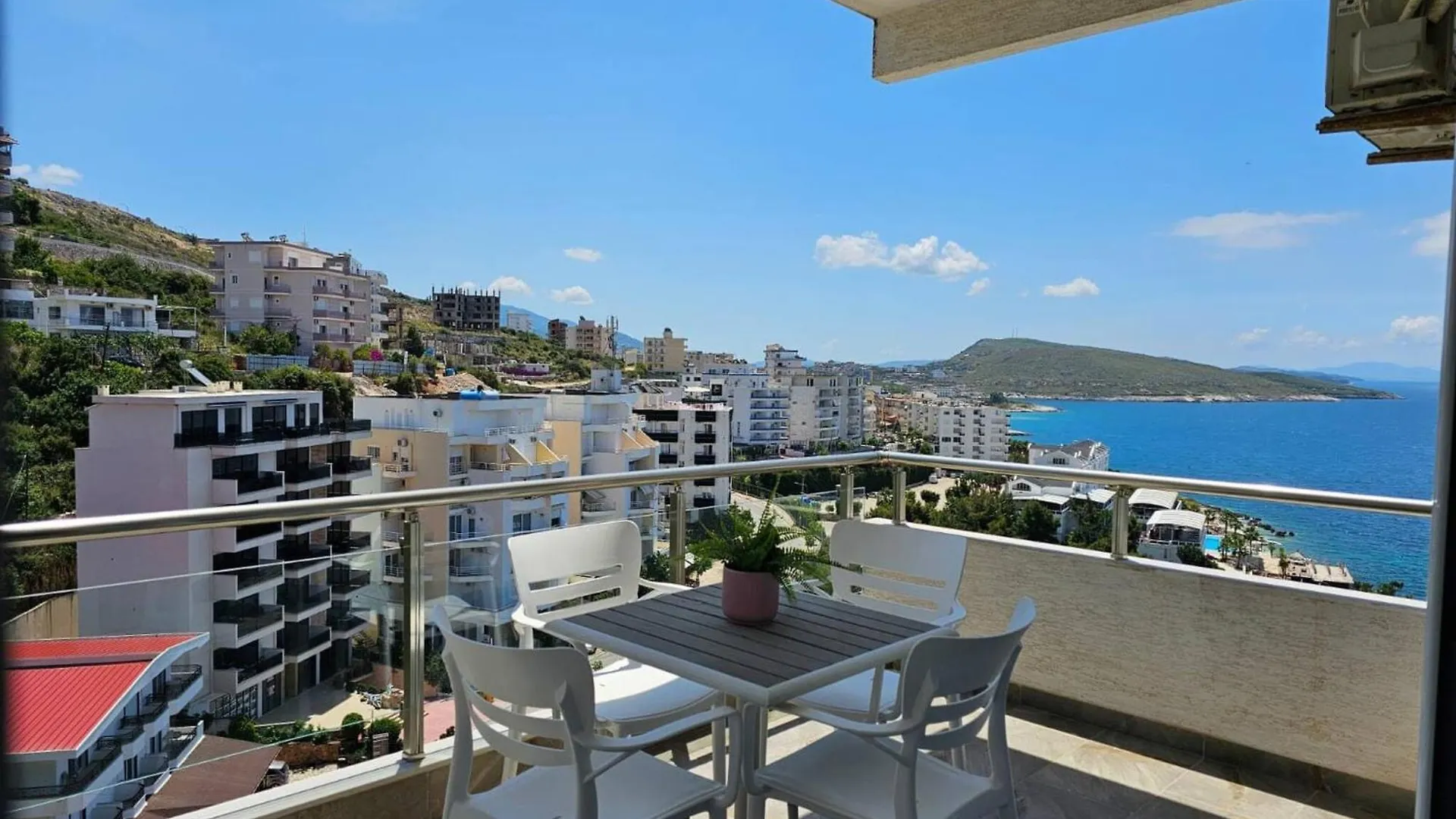 Stylish Apartment With Scenic Views Saranda